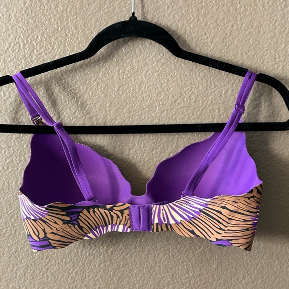 Very Sexy purple push up bra by Victoria’s Secret - Picture 4 of 7